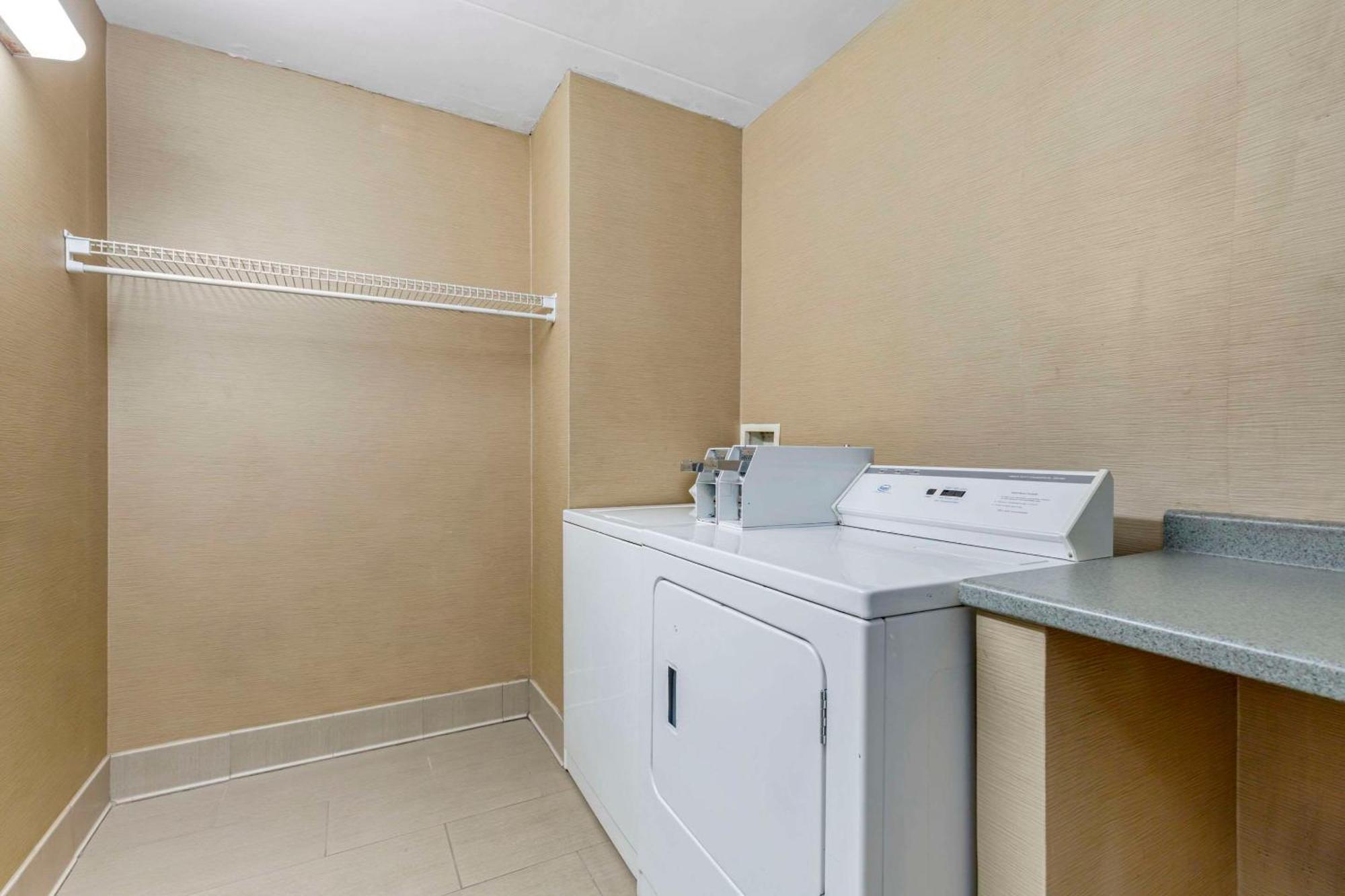 Comfort Herndon-reston Inn